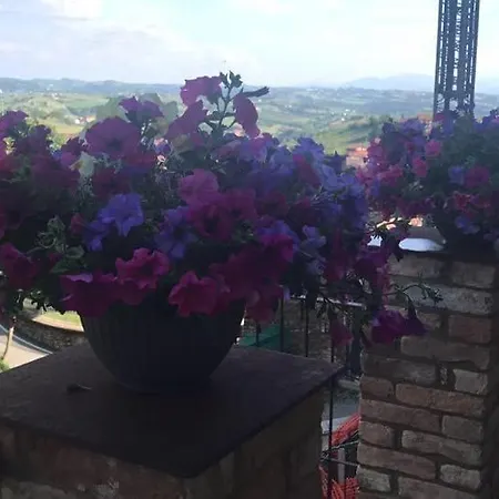 Apartamento I Catari ...nel Cuore Di Monforte dʼAlba